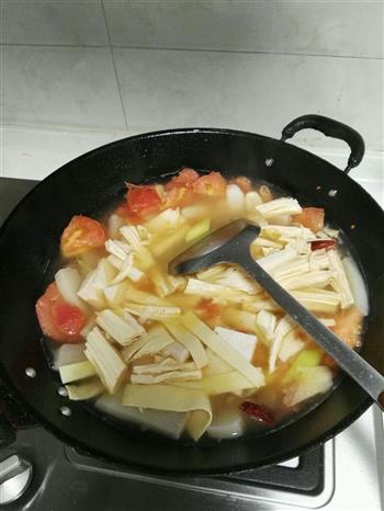 茄汁龙利鱼暖身汤的做法步骤6