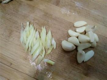 蒜香茄子炖土豆的做法图解3