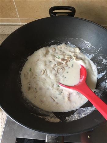 蘑菇奶油汤的做法步骤2