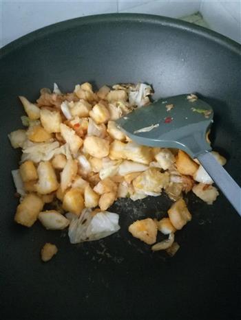 辣白菜炒馒头的做法步骤6