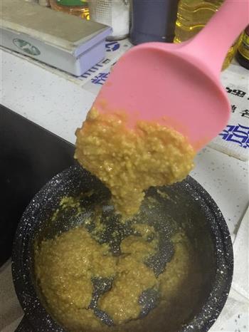 o腻腻宝的辅食-可以拿着吃的南瓜小米红枣粥的做法步骤5