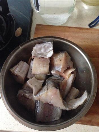 红烧鳕鱼块的做法步骤1