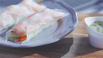 越南鲜虾春卷的做法步骤7