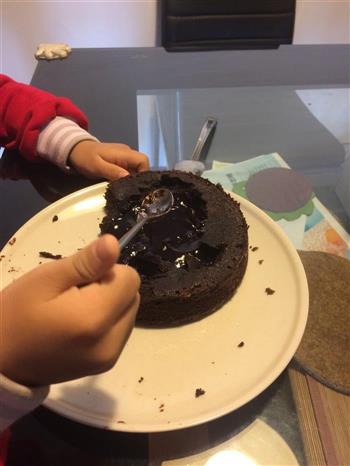 巧克力熔岩蛋糕的做法图解3