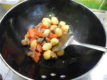 茄汁小土豆炖牛肉粒的做法步骤9