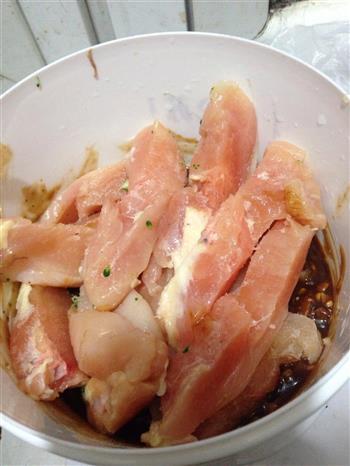 三汁焖锅鸡胸肉的做法步骤1