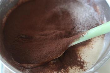 古典巧克力甜甜圈蛋糕的做法步骤4