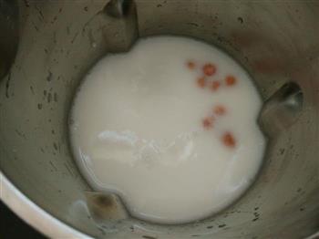 花生牛奶的做法步骤2