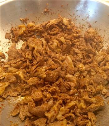 新疆炒烤肉-轻松炒出羊肉串的味道的做法步骤2
