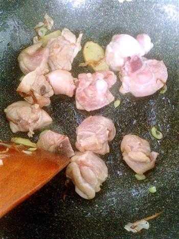 土豆香菇烧鸡腿的做法步骤3