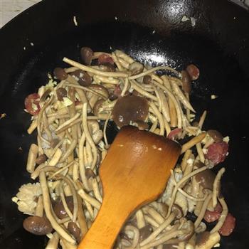 干锅茶树菇的做法步骤4