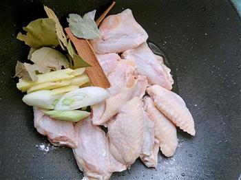 清淡不腻的炖白萝卜鸡翅&简易版鸡汤米线的做法步骤4