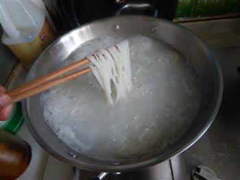 芹菜肉丝炒米线的做法步骤4