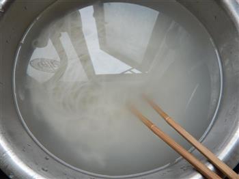 芹菜肉丝炒米线的做法步骤5