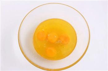 黄油黑芝麻蛋卷 宝宝健康食谱的做法步骤4