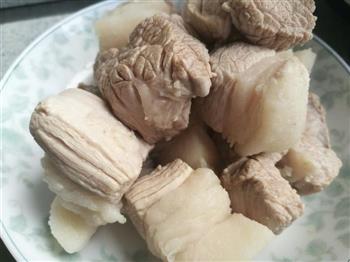 猪肉白菜炖粉条的做法步骤1