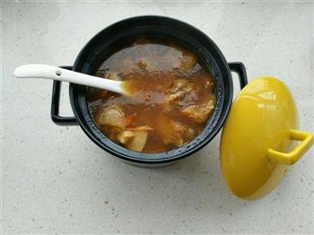 深秋猴菇排骨汤的做法步骤6