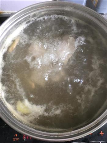 排骨莲藕汤的做法图解2
