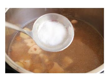 花生莲藕猪骨汤的做法步骤6