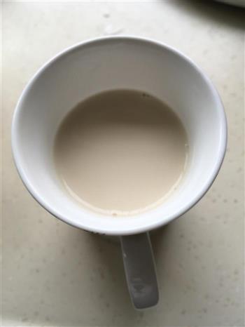 自制奶茶的做法步骤2