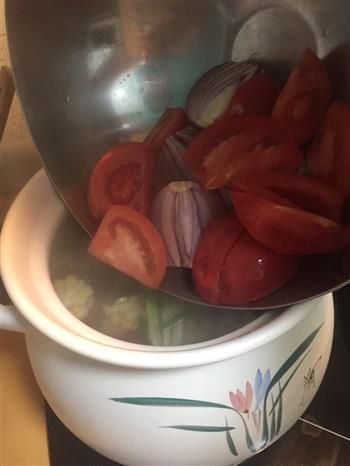 番茄牛尾汤的做法步骤6