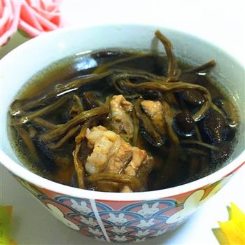 茶树菇炖排骨汤的做法步骤5