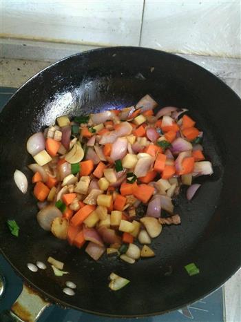 非豆角焖面 胡萝卜五花肉土豆洋葱风味焖面的做法图解7