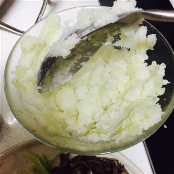 土豆泥配香煎鸡胸肉的做法步骤3