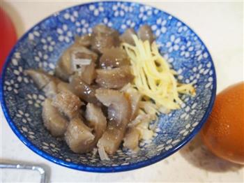 鲜香弹牙的海参菠菜汤的做法步骤1