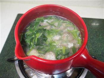 鲜香弹牙的海参菠菜汤的做法步骤4