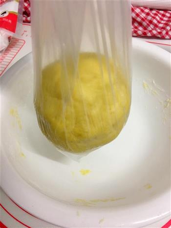 步骤超详细的乳酪南瓜派的做法步骤4