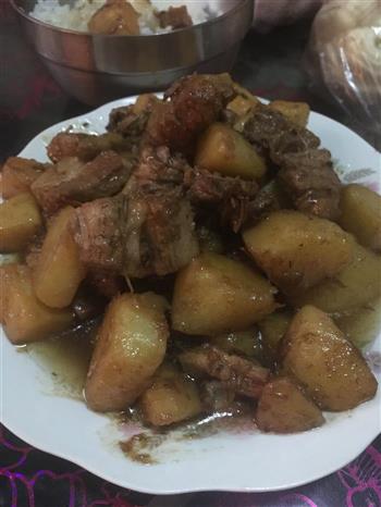 红烧肉炖土豆的做法步骤3