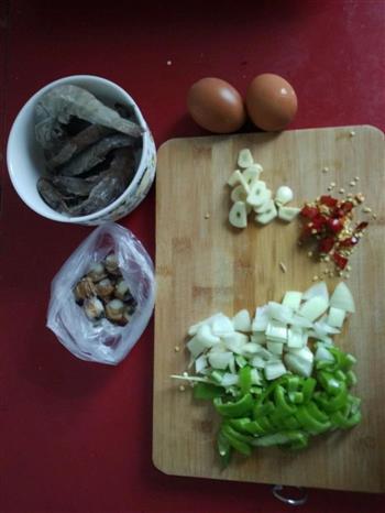 辣白菜海鲜炒饭的做法步骤1
