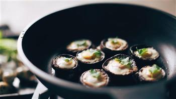 烤香菇鹌鹑蛋的做法步骤9