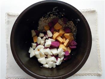 双薯山药薏米粥的做法步骤2