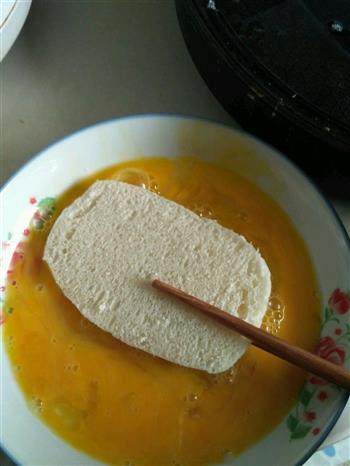 蛋液煎馒头片-早餐其实很简单的做法步骤3