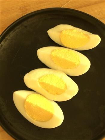 浇汁鸡卵的做法步骤2
