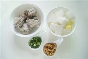 萝卜虾米排骨汤的做法步骤3
