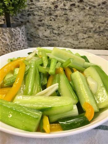 清炒黄瓜&芹菜的做法步骤6