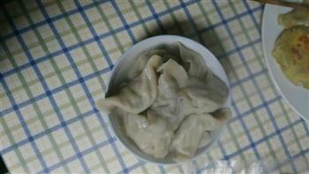 鸡蛋青菜蘑菇肉饺子的做法步骤11