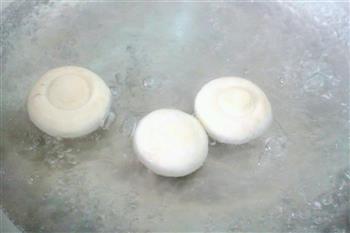 牛奶雞肉蘑菇湯的做法图解4