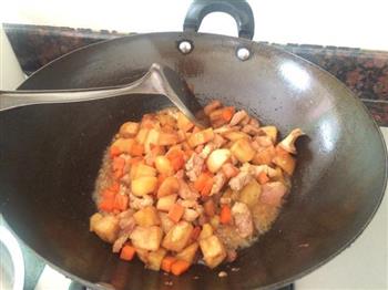五花肉烩土豆的做法步骤6