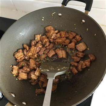蘑菇炒肉的做法步骤8