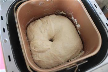 奶酪口味的糯米豆沙面包的做法步骤5