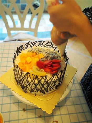 8寸水果奶油生日蛋糕的做法步骤11