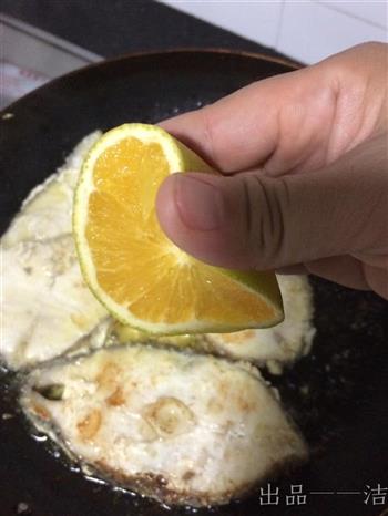 橙香煎鳕鱼的做法步骤5