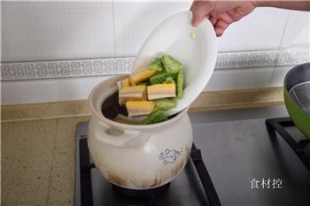 凉瓜玉米排骨汤的做法步骤5