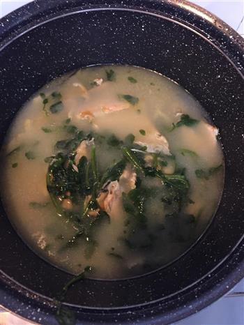 三文鱼骨西洋菜汤的做法图解3