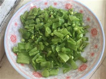 橄榄菜肉末四季豆的做法步骤1