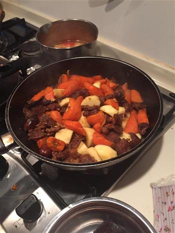 红烧土豆胡萝卜牛腩的做法步骤8